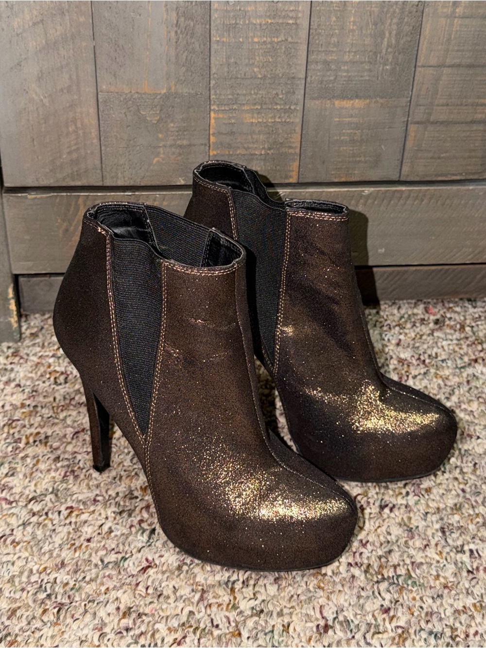 Women's size 6.5 Rock & Republic Brown Glitter Platform Chelsea Booties